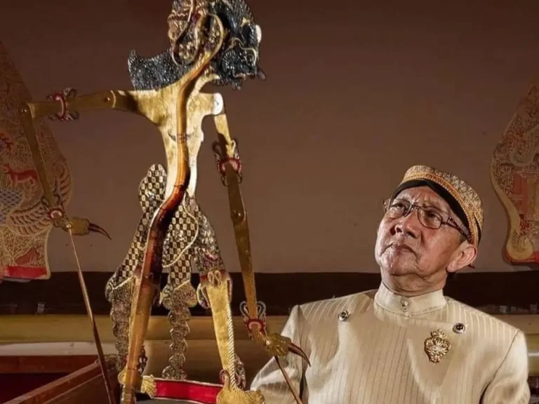 Ki Manteb Sudarsono: The Maestro of Wayang Kulit – A Legacy Carved in Shadow and Light